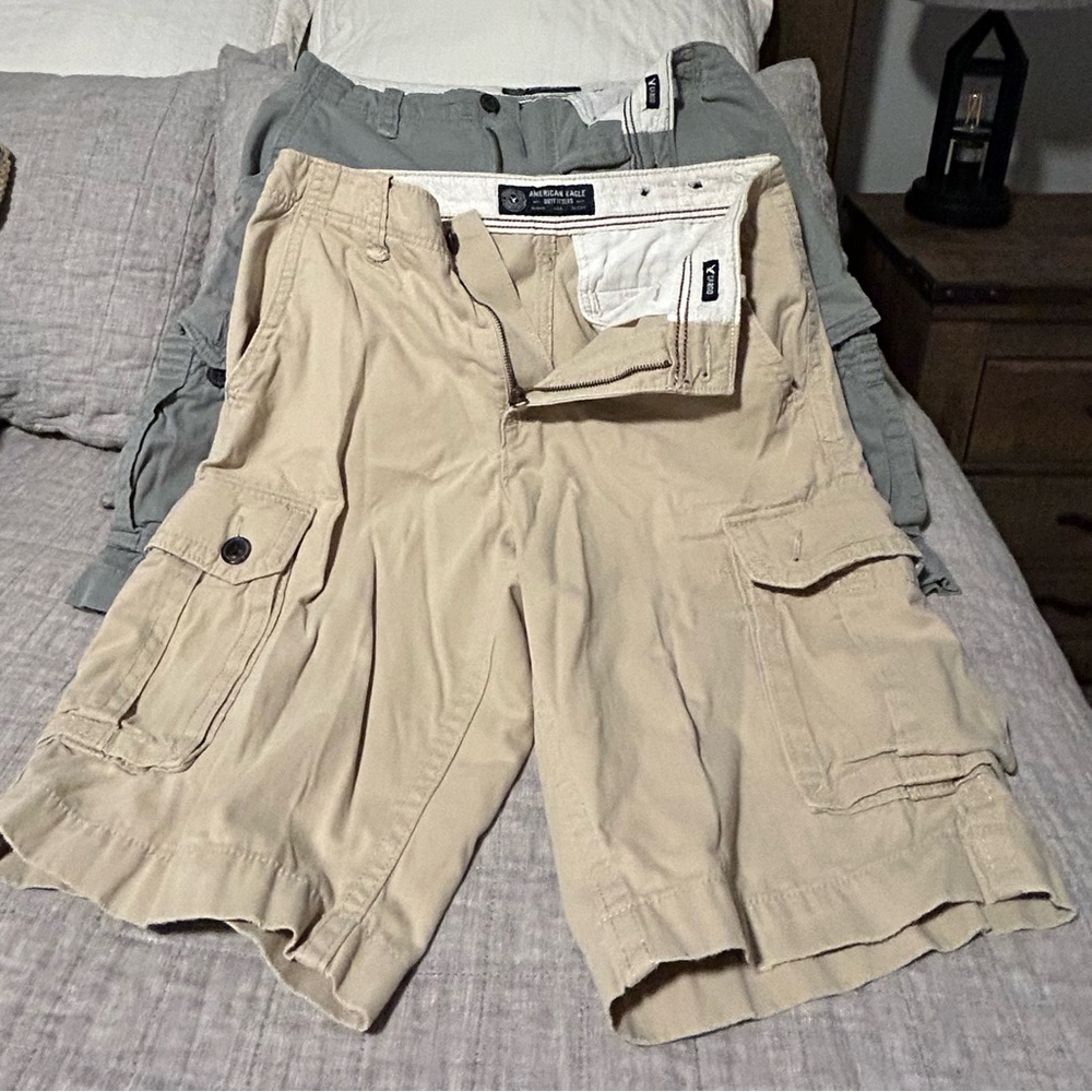 American Eagle men’s cargo shorts bundle